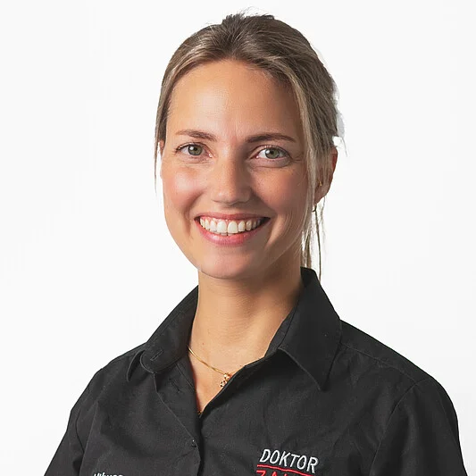 Dr. Jasmin Ataei Portrait